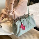 010dafea-9628-47e4-b722-ffcba7dcc261-Max-Origin.jpg Lightweight Canvas Shoulder Bag